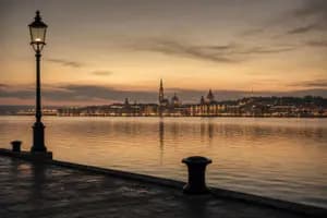 Can a Non-US Citizen Living Abroad Contribute to a Roth IRA?